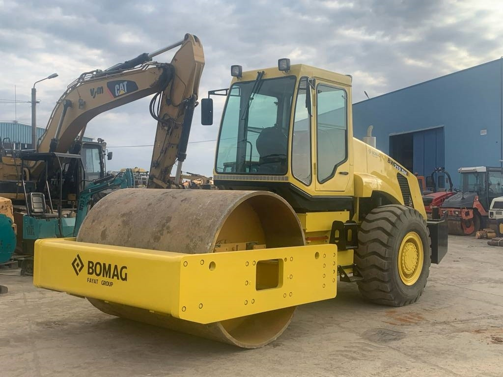 Bomag Shantui BW219DH - Compactor: picture 4 Bomag Shantui BW219DH - Compactor: picture 4