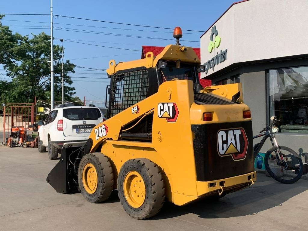 CAT 246 - Skid steer loader: picture 3 CAT 246 - Skid steer loader: picture 3