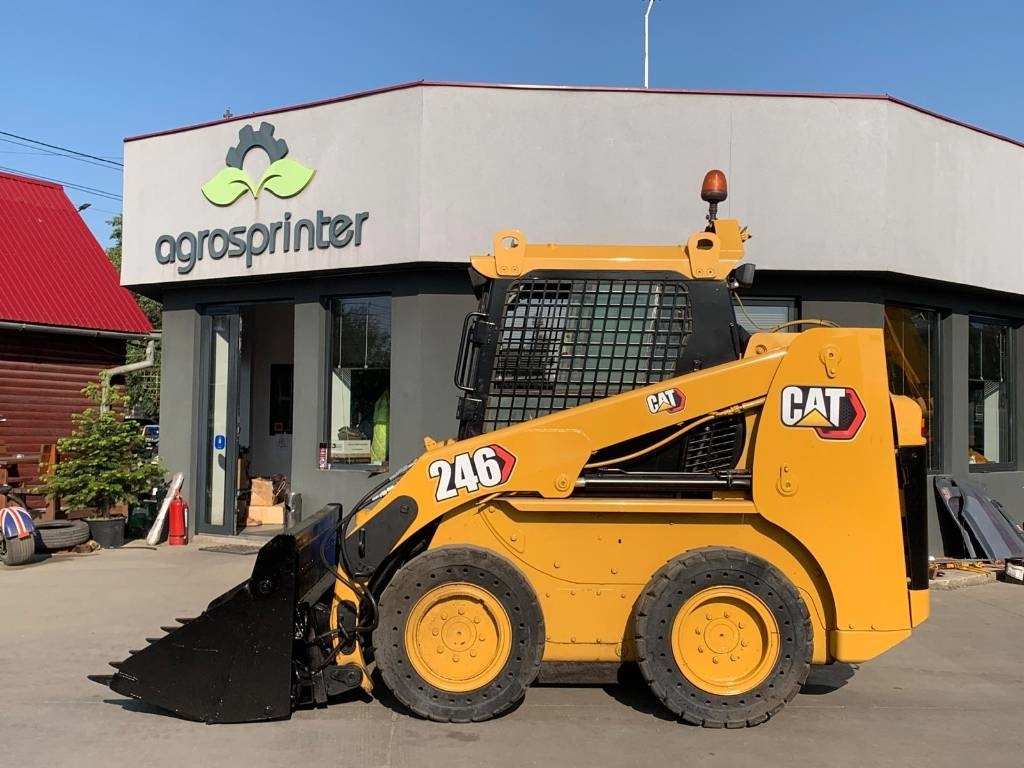 CAT 246 - Skid steer loader: picture 2 CAT 246 - Skid steer loader: picture 2