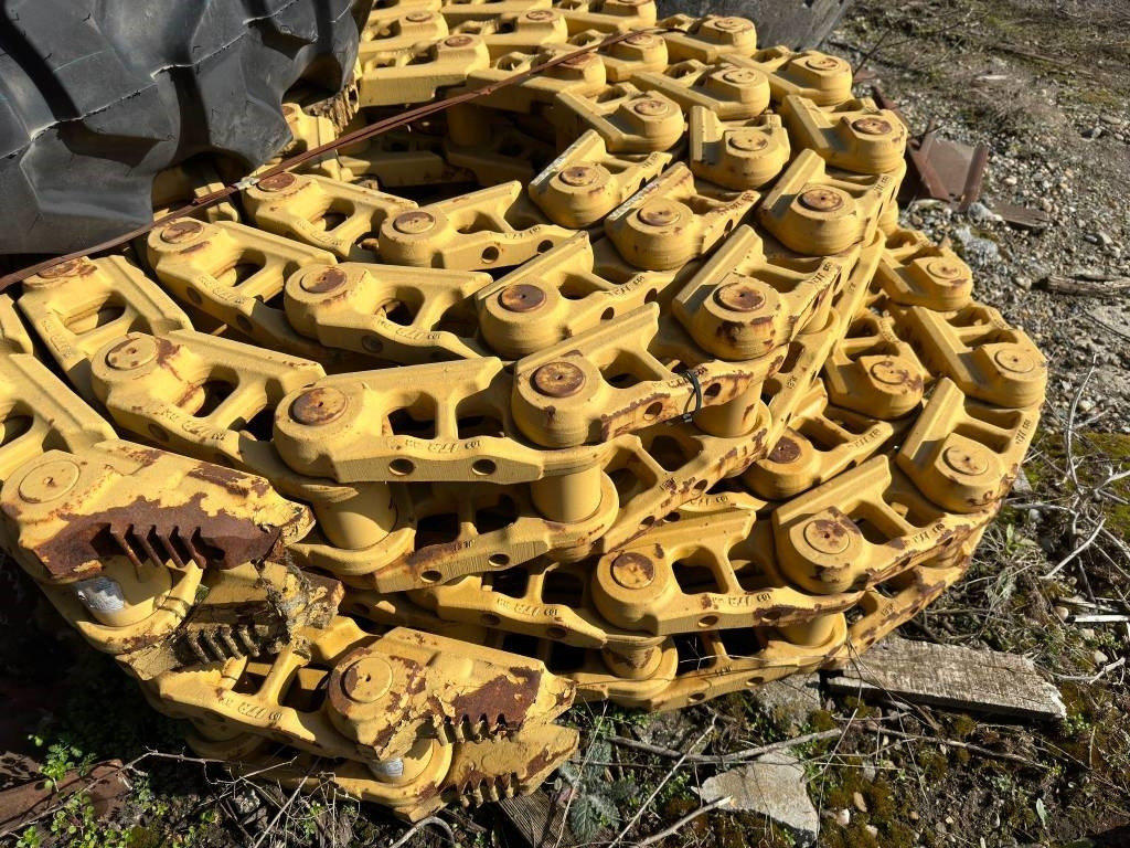 CAT TD15E - Track for Construction machinery: picture 1 CAT TD15E - Track for Construction machinery: picture 1