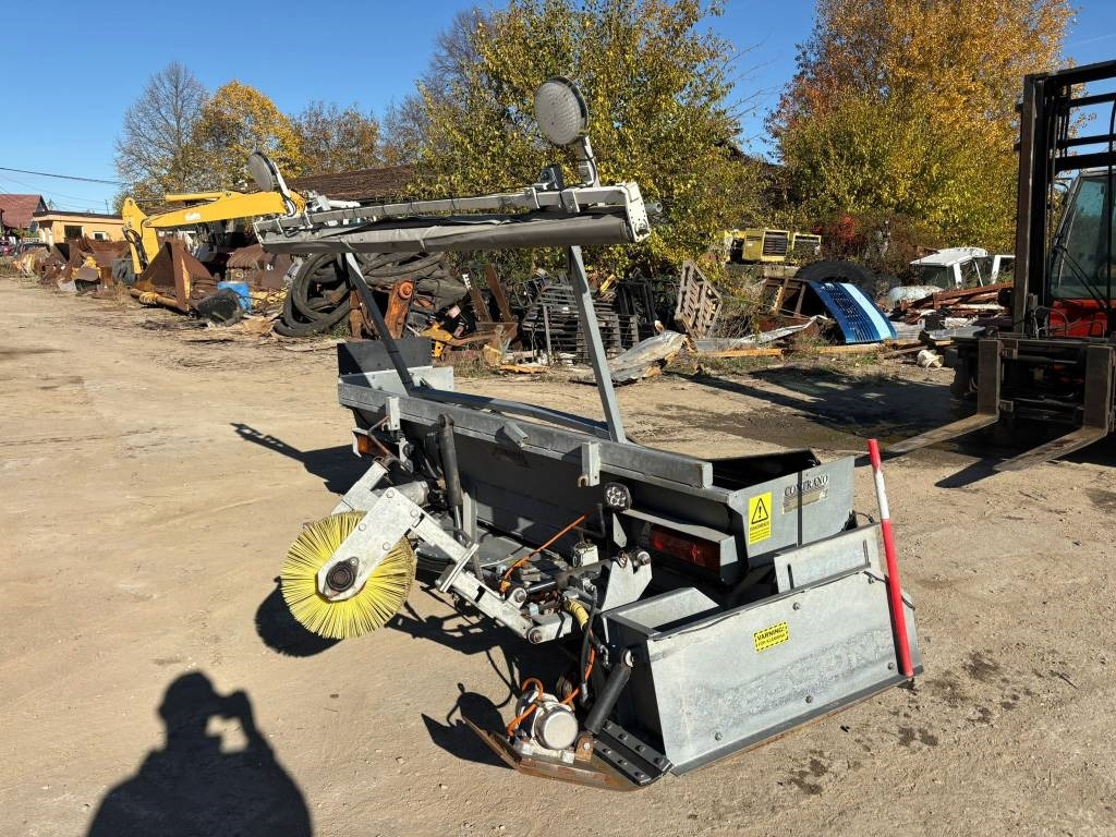 Contrano CH-KL - Broom: picture 5 Contrano CH-KL - Broom: picture 5