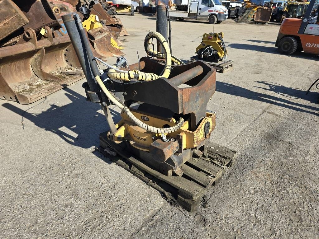 Engcon EC30 Rototilt - Tiltrotator: picture 2 Engcon EC30 Rototilt - Tiltrotator: picture 2