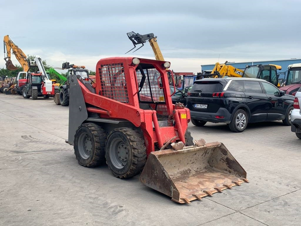 Gehl 4240 - Skid steer loader: picture 1 Gehl 4240 - Skid steer loader: picture 1