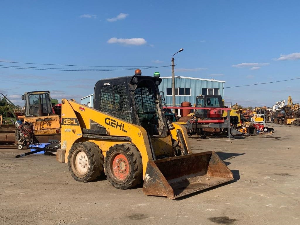 Gehl R 220  - Skid steer loader: picture 4 Gehl R 220  - Skid steer loader: picture 4