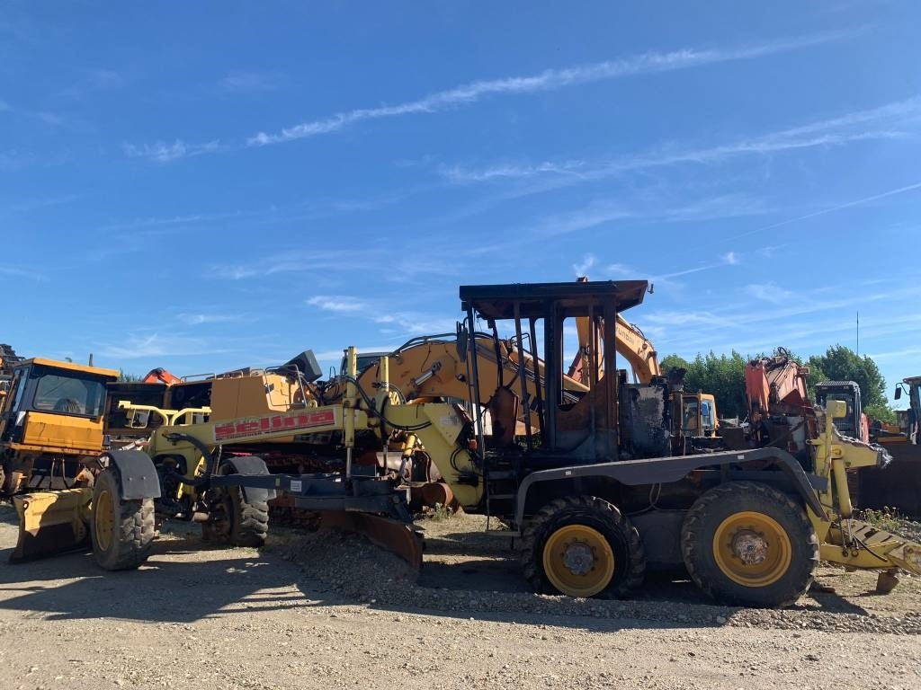 HBM Nobas BG160TA FOR PARTS - Grader: picture 3 HBM Nobas BG160TA FOR PARTS - Grader: picture 3