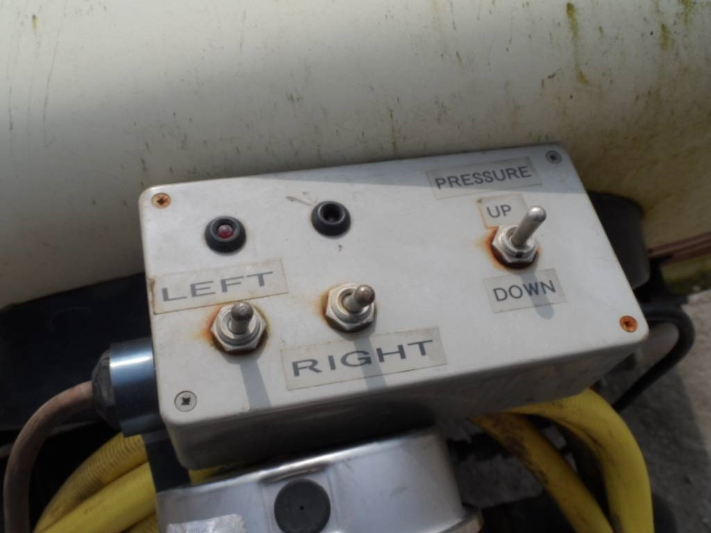 Hardi 1000 - Trailed sprayer: picture 4 Hardi 1000 - Trailed sprayer: picture 4