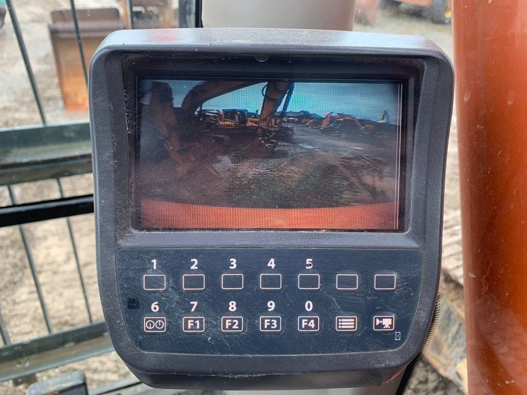 Crawler excavator Hitachi ZX 250 LC N-3: picture 12