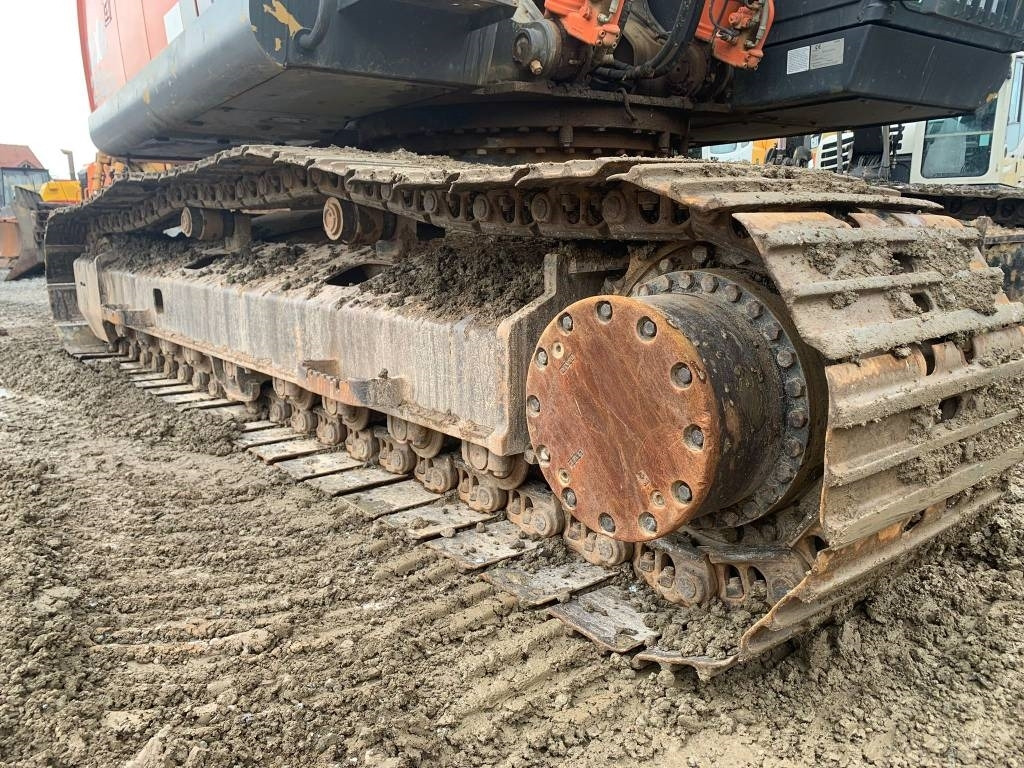 Crawler excavator Hitachi ZX 250 LC N-3: picture 8