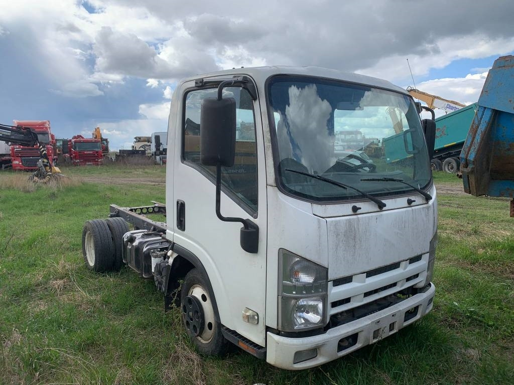 Isuzu FOR PARTS - Cab chassis truck: picture 1 Isuzu FOR PARTS - Cab chassis truck: picture 1