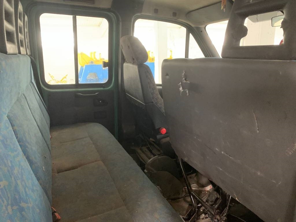 Mini artic tractor unit, Combi van Iveco 3551: picture 9