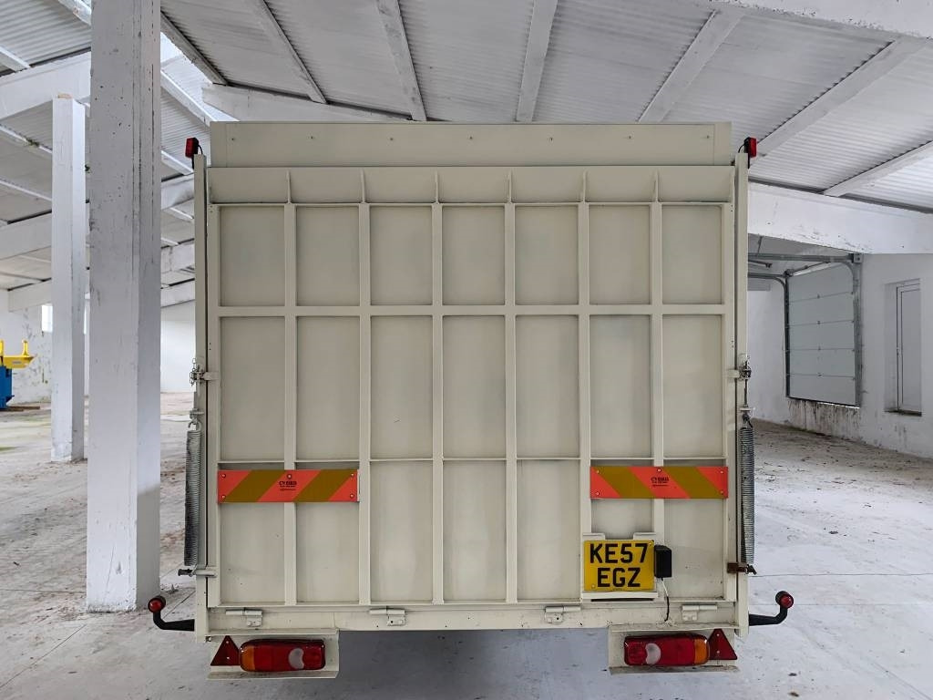 Mini artic tractor unit, Combi van Iveco 3551: picture 13