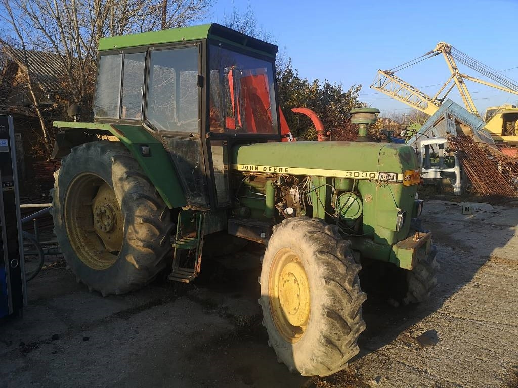John Deere 3030 - Farm tractor: picture 1 John Deere 3030 - Farm tractor: picture 1