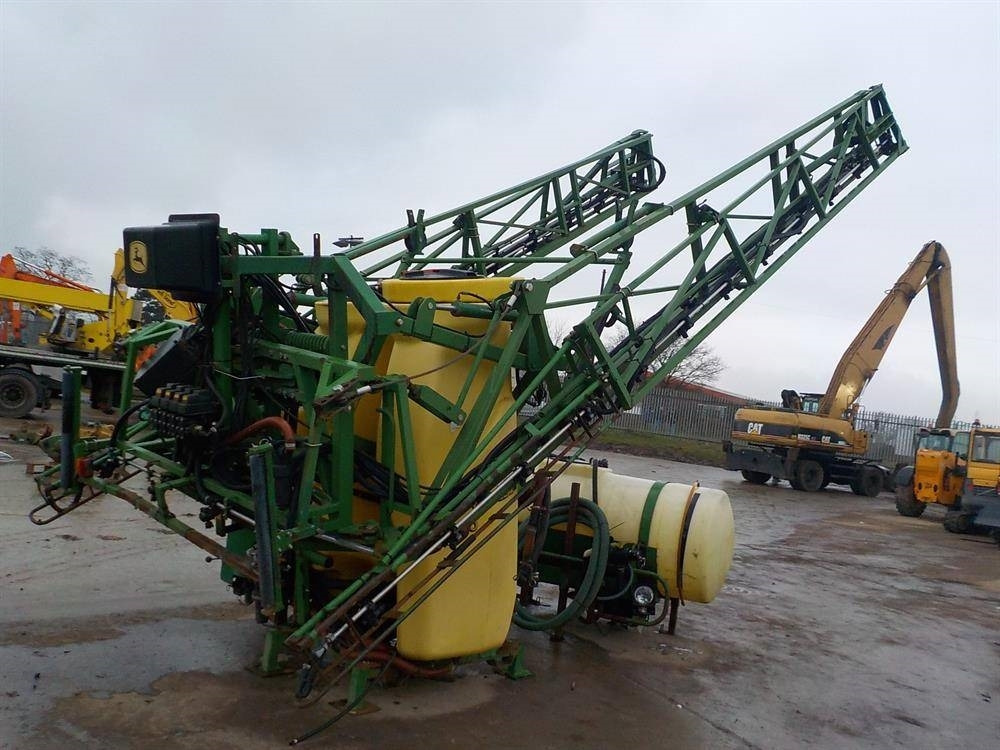 John Deere 510 - Tractor mounted sprayer: picture 3 John Deere 510 - Tractor mounted sprayer: picture 3