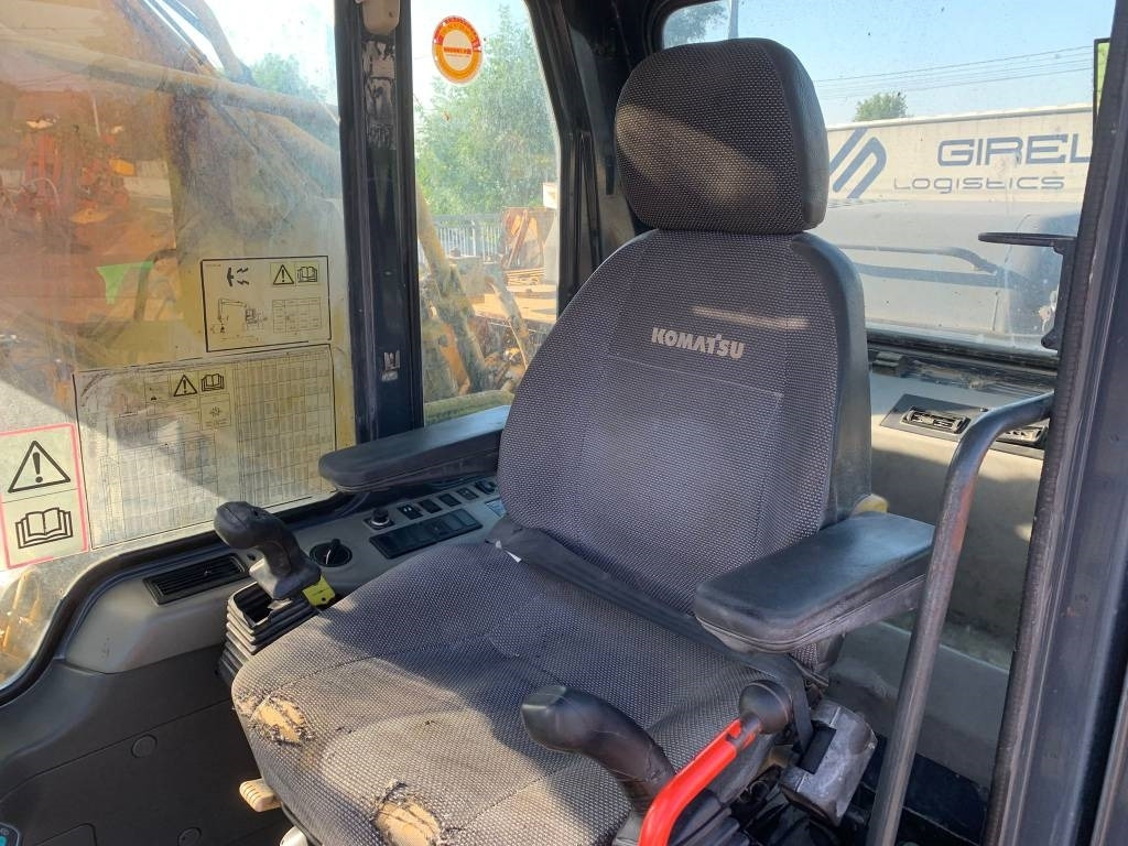 Crawler excavator Komatsu PC 240 NLC-6K: picture 13