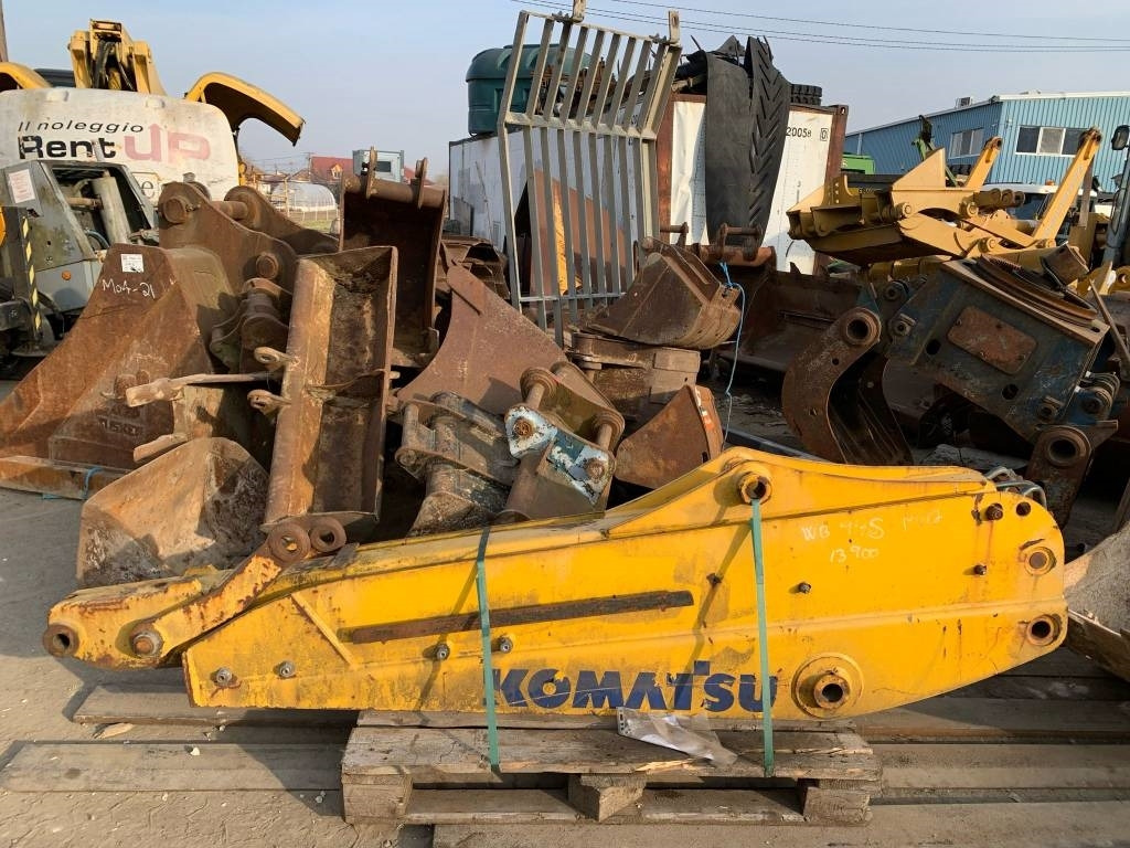 Komatsu WB97 BULDOEXCAVATOR ARM - Boom for Construction machinery: picture 1 Komatsu WB97 BULDOEXCAVATOR ARM - Boom for Construction machinery: picture 1
