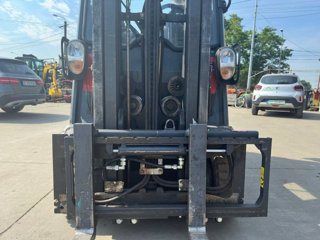 LPG forklift Linde H16T-01: picture 9