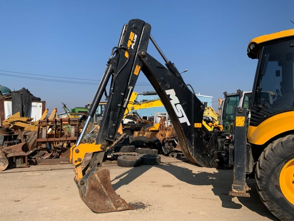 MST 642 Plus - Backhoe loader: picture 4 MST 642 Plus - Backhoe loader: picture 4