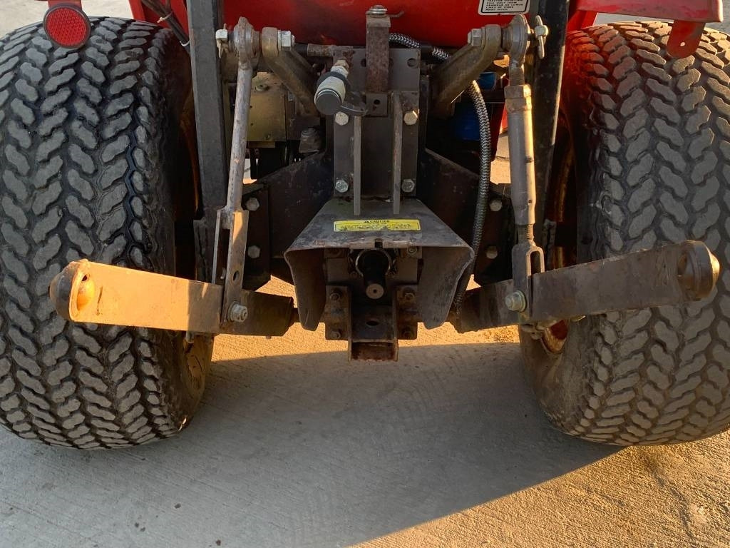 Farm tractor Massey Ferguson 1010: picture 7