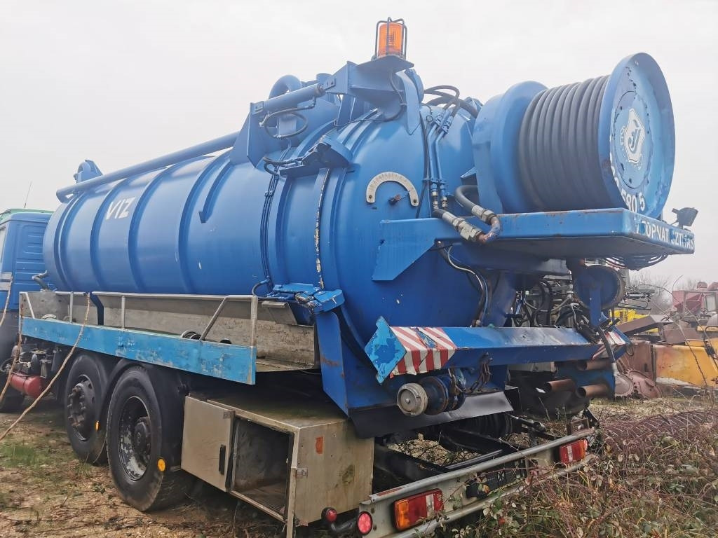 Mercedes-Benz 2426 - Vacuum truck: picture 2 Mercedes-Benz 2426 - Vacuum truck: picture 2