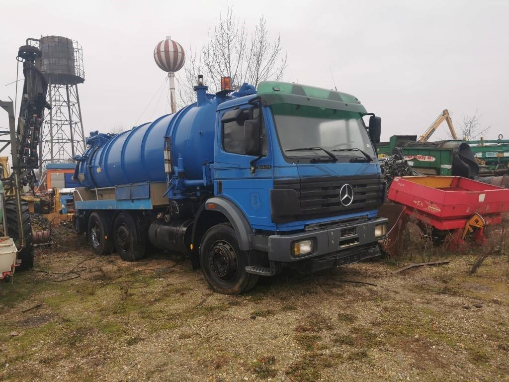 Mercedes-Benz 2426 - Vacuum truck: picture 1 Mercedes-Benz 2426 - Vacuum truck: picture 1