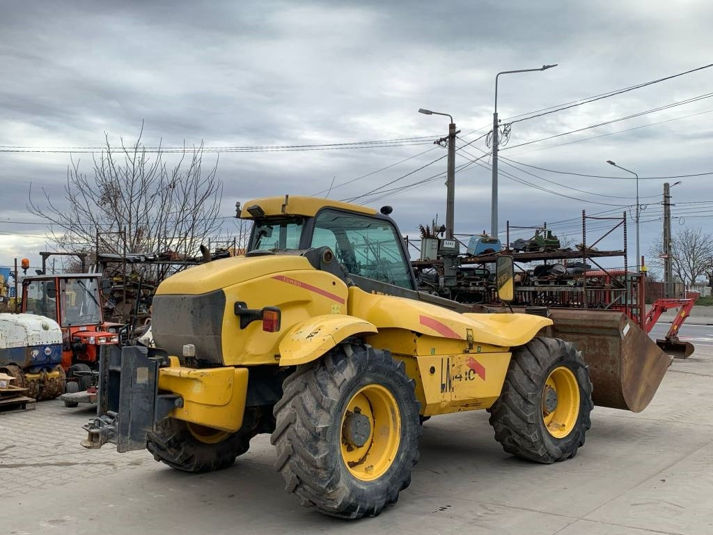 New Holland LM 410 - Telescopic handler: picture 4 New Holland LM 410 - Telescopic handler: picture 4