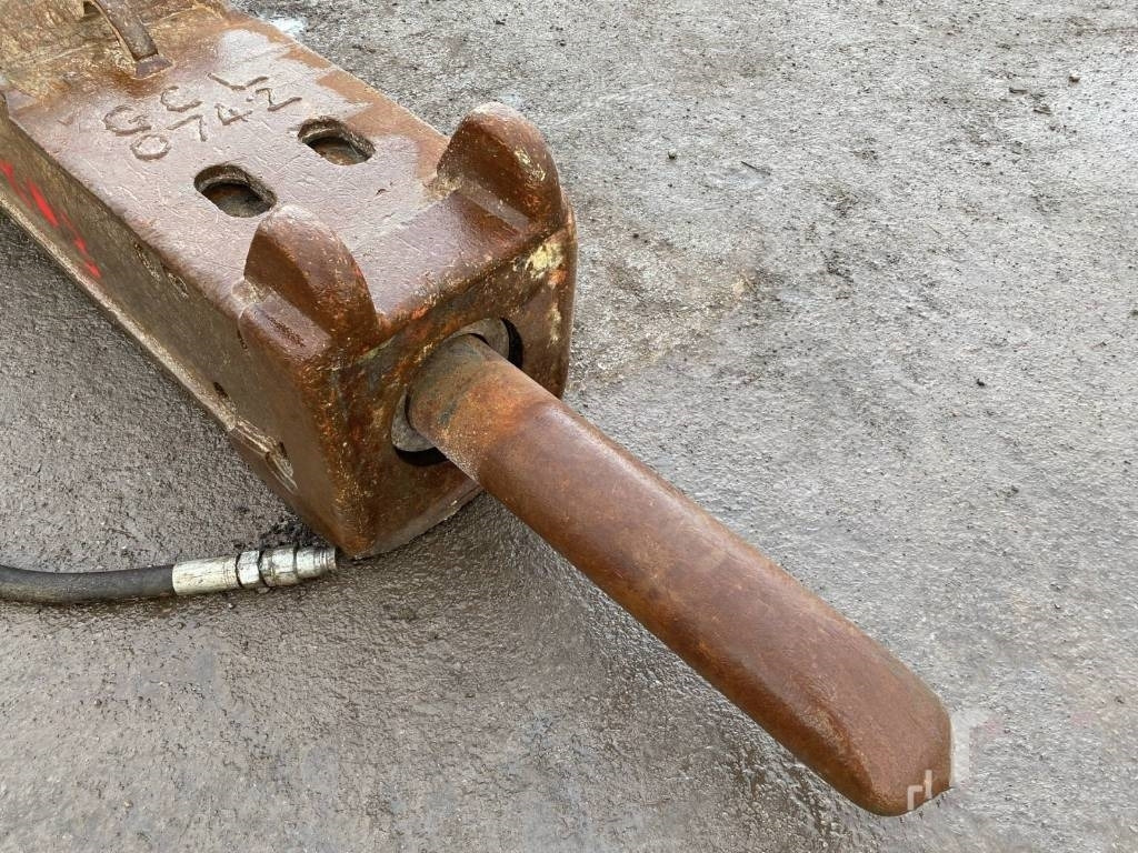 Prodem PRB400 - Hydraulic hammer for Construction machinery: picture 5 Prodem PRB400 - Hydraulic hammer for Construction machinery: picture 5