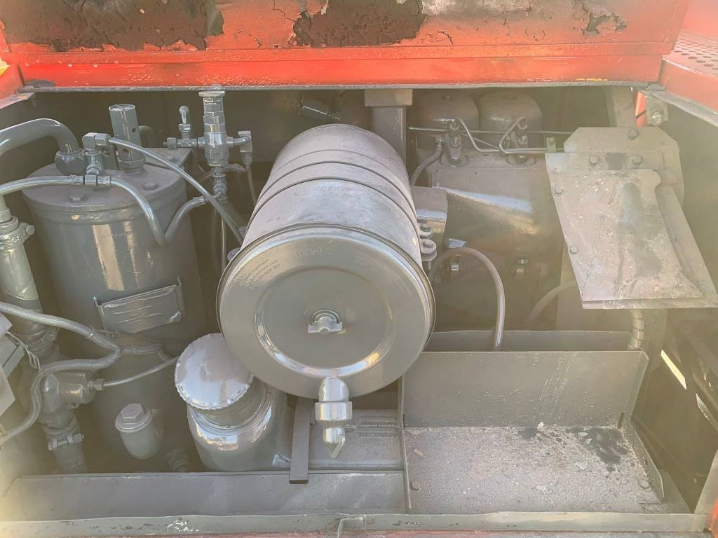 Stationary concrete pump Putzmeister Mixokret M2241D: picture 7