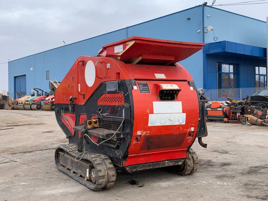 Red Rhino 5000 - Mobile crusher: picture 3 Red Rhino 5000 - Mobile crusher: picture 3