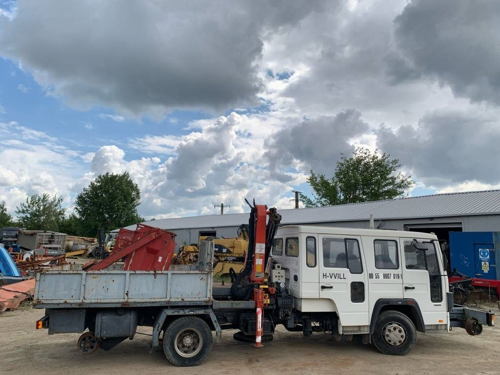Volvo FL 611 Railway Truck - Crane truck: picture 2 Volvo FL 611 Railway Truck - Crane truck: picture 2