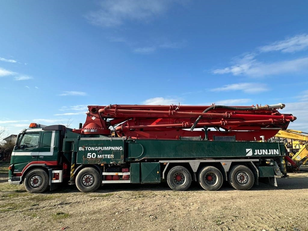 Volvo FM 480  - Concrete pump truck: picture 2 Volvo FM 480  - Concrete pump truck: picture 2