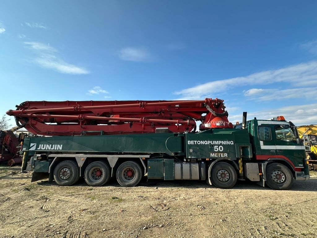 Volvo FM 480  - Concrete pump truck: picture 5 Volvo FM 480  - Concrete pump truck: picture 5