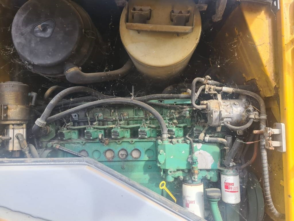 Wheel loader Volvo L 120 E: picture 7