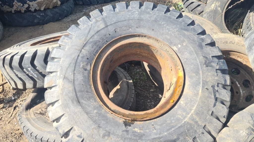 Yokohoma 14.00/20 NEW TYRES - Tire for Construction machinery: picture 2 Yokohoma 14.00/20 NEW TYRES - Tire for Construction machinery: picture 2