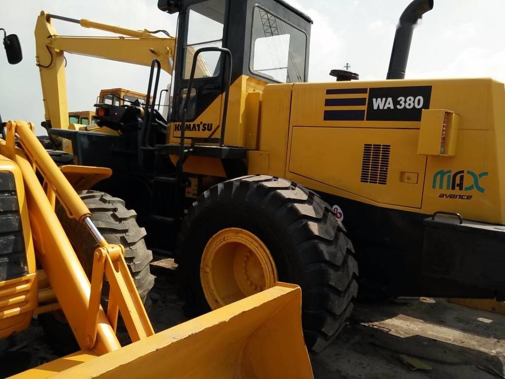Komatsu WA380-3 - Wheel loader: picture 4 Komatsu WA380-3 - Wheel loader: picture 4