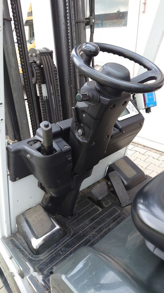 Electric forklift UniCarriers AG1N1L18Q: picture 12