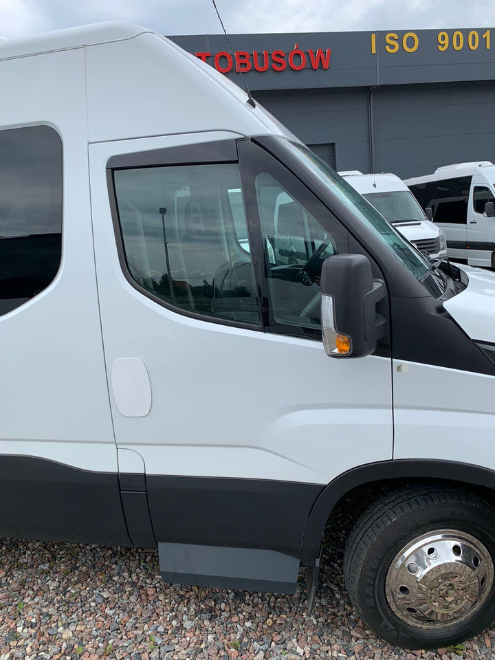 Coach Iveco Daily- 21 Miejsc: picture 7