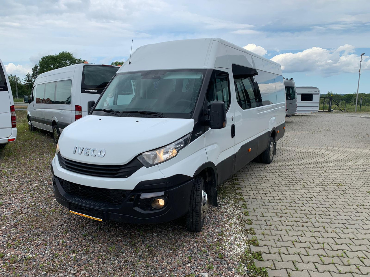 Iveco Daily- 21 Miejsc - Coach: picture 1 Iveco Daily- 21 Miejsc - Coach: picture 1
