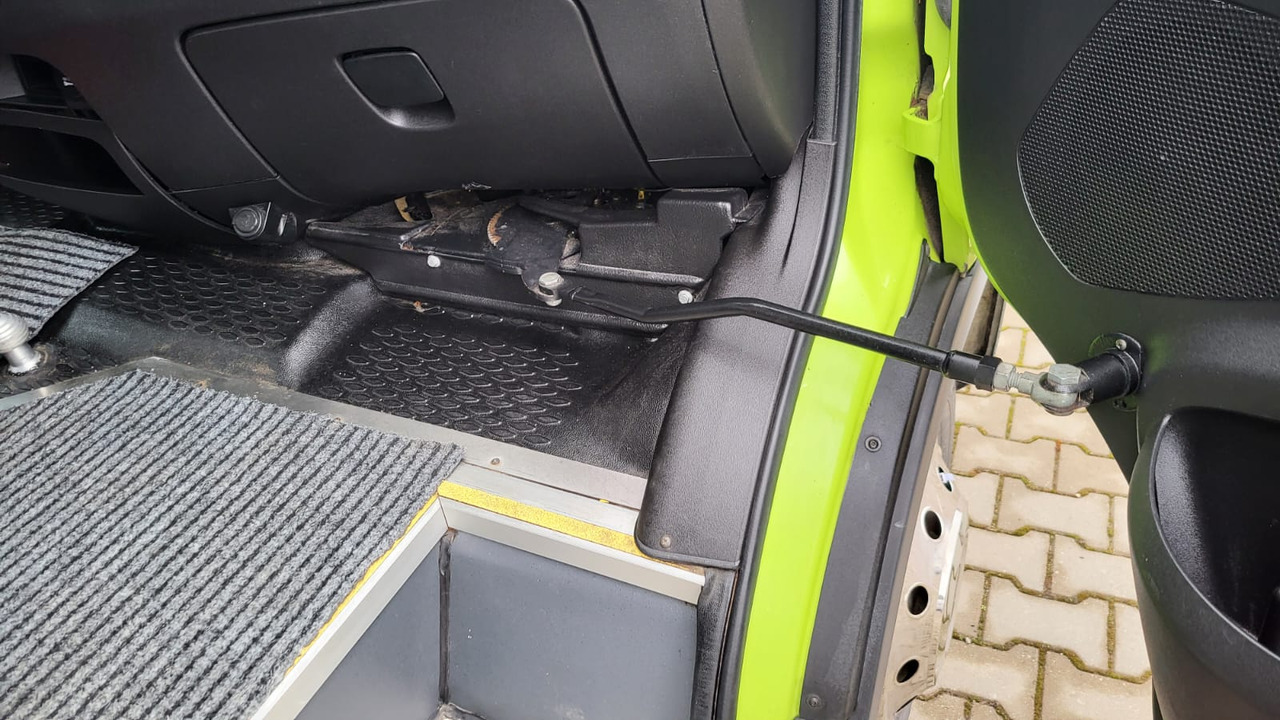 Minibus, Passenger van Iveco Daily 24 places + 4 standing: picture 14