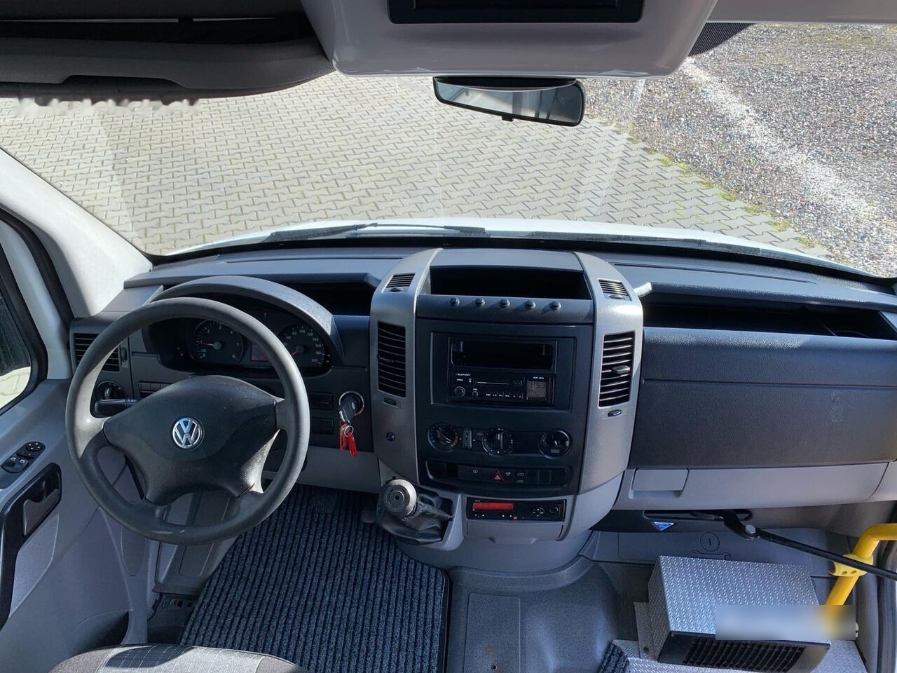 City bus Volkswagen Crafter - 24 PLACES: picture 15