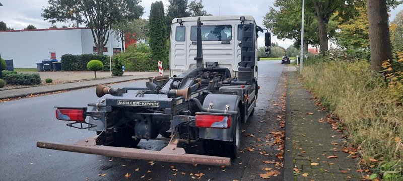 MAN TGL 8.220 Abrollkipper - Hook lift truck: picture 5 MAN TGL 8.220 Abrollkipper - Hook lift truck: picture 5