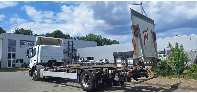 Mercedes-Benz 1833 2 Achser für BDF mit LBW - Cab chassis truck: picture 5 Mercedes-Benz 1833 2 Achser für BDF mit LBW - Cab chassis truck: picture 5