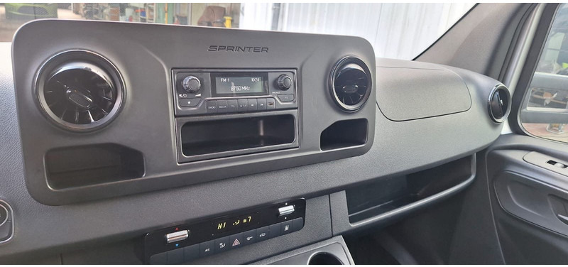 Mercedes-Benz 315 317 319 Sprinter III Koffer - Box van: picture 5 Mercedes-Benz 315 317 319 Sprinter III Koffer - Box van: picture 5