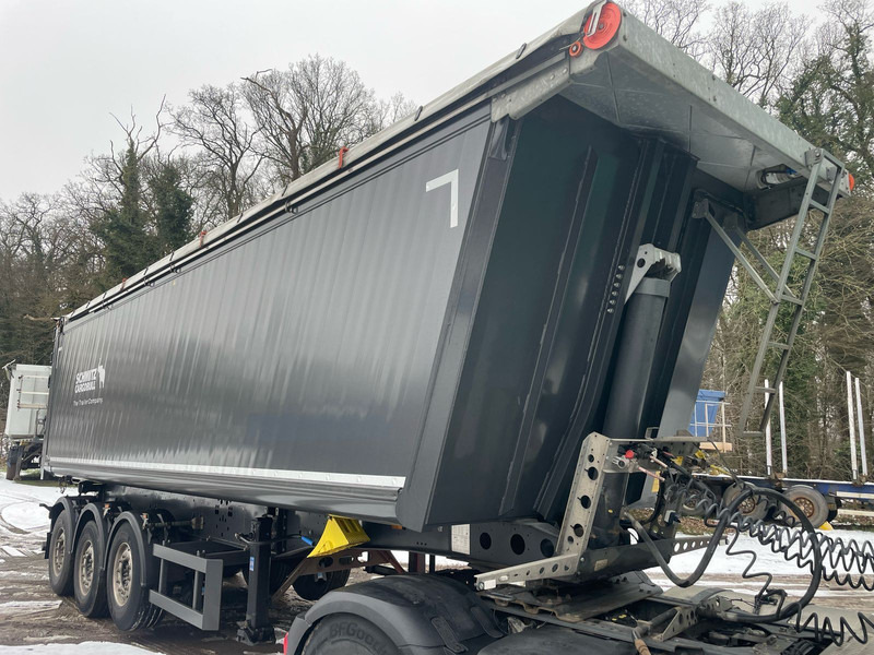 Schmitz Cargobull 3-Achser 48 qubik Getreidekipper - Tipper semi-trailer: picture 1 Schmitz Cargobull 3-Achser 48 qubik Getreidekipper - Tipper semi-trailer: picture 1