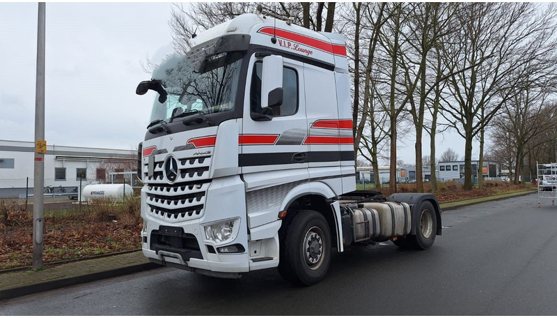 Mercedes-Benz 1845 Arocs 4x4 HD 1-Hand - Tractor unit: picture 1 Mercedes-Benz 1845 Arocs 4x4 HD 1-Hand - Tractor unit: picture 1
