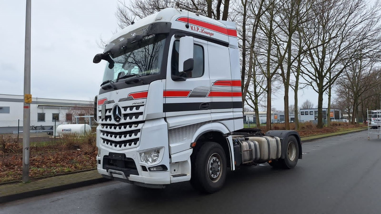 Tractor unit Mercedes-Benz 1845 Arocs 4x4 HD 1-Hand: picture 1