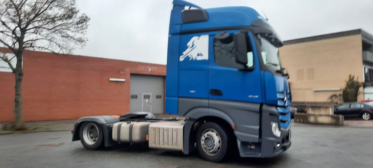 Mercedes-Benz 1845 SZM Actros - Tractor unit: picture 2 Mercedes-Benz 1845 SZM Actros - Tractor unit: picture 2
