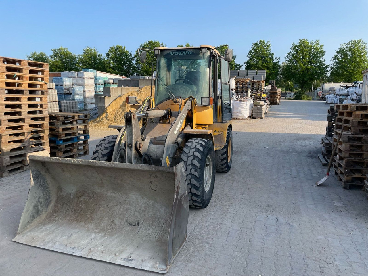 Volvo L30G - Wheel loader: picture 1 Volvo L30G - Wheel loader: picture 1