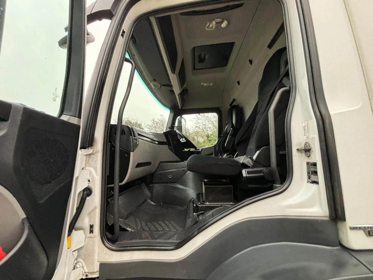 Refrigerator truck 2015 Mercedes Axor 2532 Refrigerated Truck SSJ Axor: picture 24