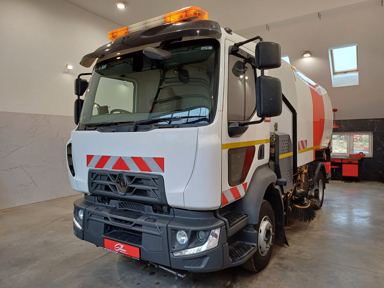 RENAULT D12 Zamiatarka Kehrmaschine 2 Motoren SEMAT Zoeller Szczotki L/R Euro 6 PM10 2017r - Road sweeper: picture 2 RENAULT D12 Zamiatarka Kehrmaschine 2 Motoren SEMAT Zoeller Szczotki L/R Euro 6 PM10 2017r - Road sweeper: picture 2