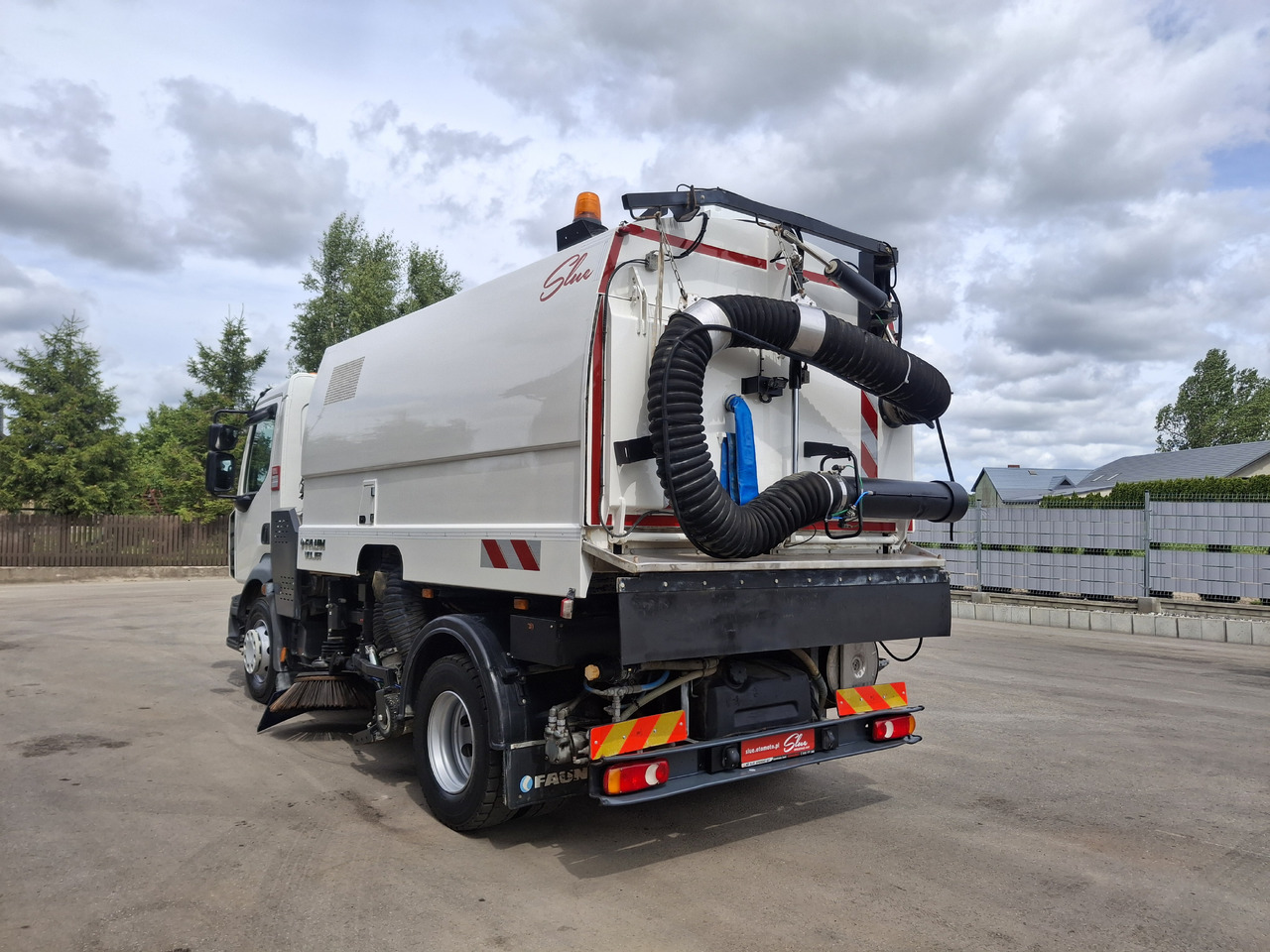 RENAULT D16 Zamiatarka Kehrmaschine FAUN Euro 6 PM10 Szczotki L/R Karcher Rura Do Liści 2 Motoren - Road sweeper: picture 3 RENAULT D16 Zamiatarka Kehrmaschine FAUN Euro 6 PM10 Szczotki L/R Karcher Rura Do Liści 2 Motoren - Road sweeper: picture 3